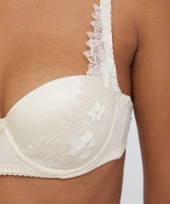 Γυναικεία Σουτιέν Twinset κρεμ 7 Γυναικεία Σουτιέν Twinset κρεμ -Twinset Κατάστημα unnamed file 2024